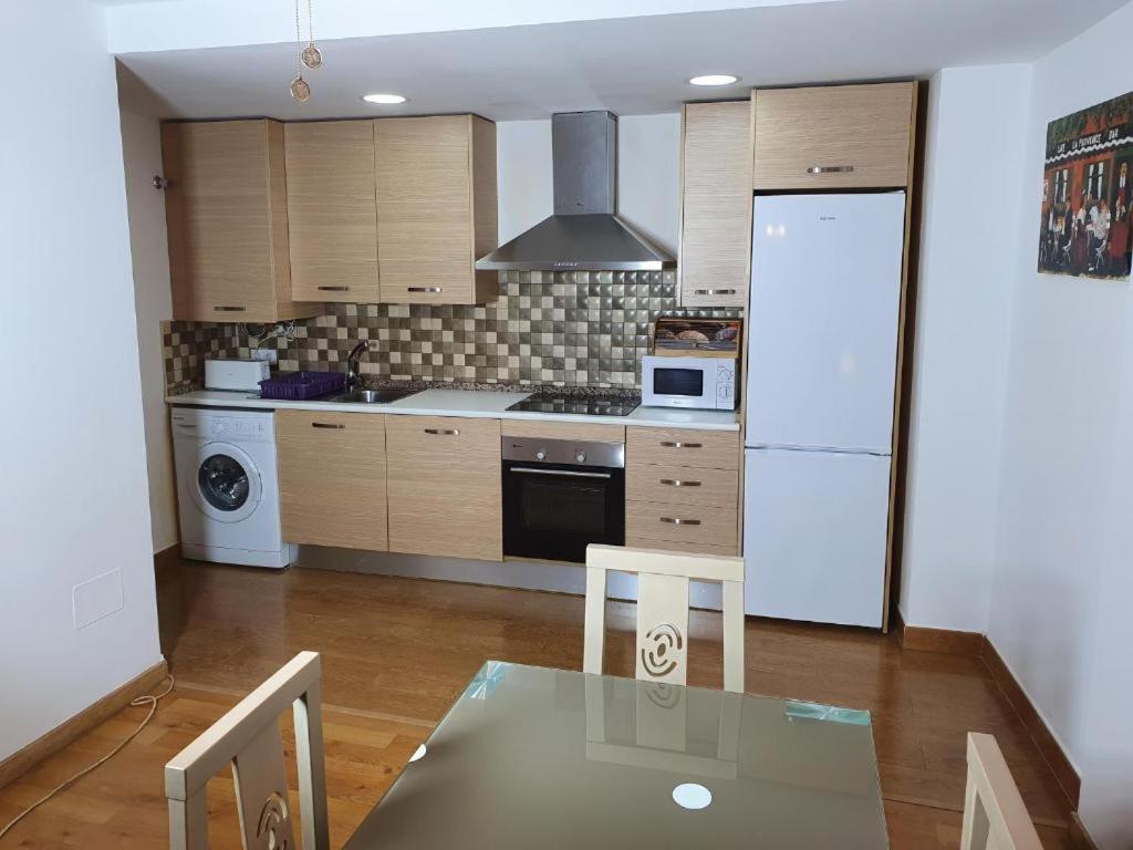 3F, Aire Acondic, 80M2, 2 Dormitorios, 4 Huespedes, Wifi Gratis La Linea de la Concepcion Luaran gambar
