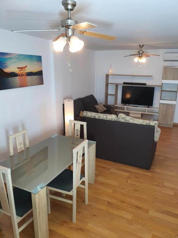 3F, Aire Acondic, 80M2, 2 Dormitorios, 4 Huespedes, Wifi Gratis La Linea de la Concepcion Luaran gambar